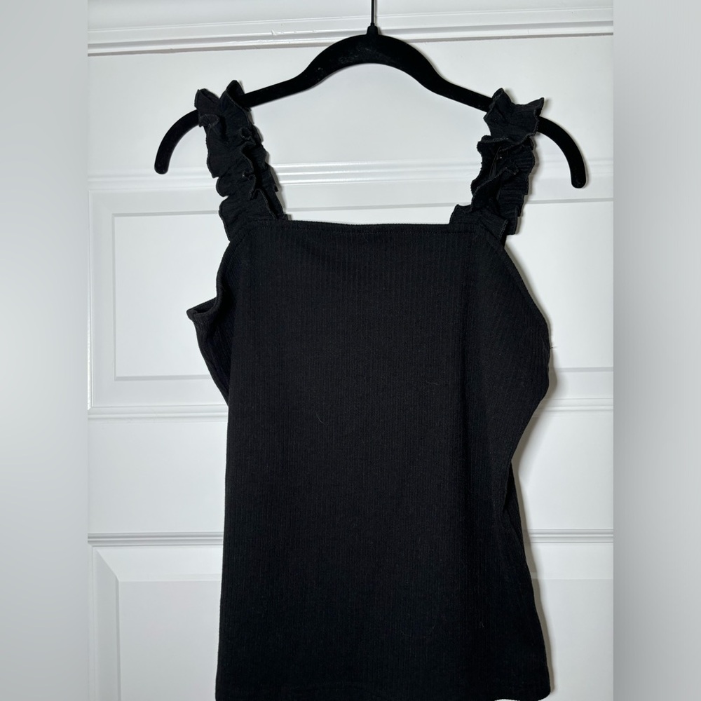 black cotton tank top w ruffle sleeves size M